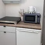 Tiny House In Noordwijk With Garden