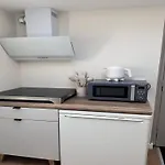 Tiny House In Noordwijk With Garden