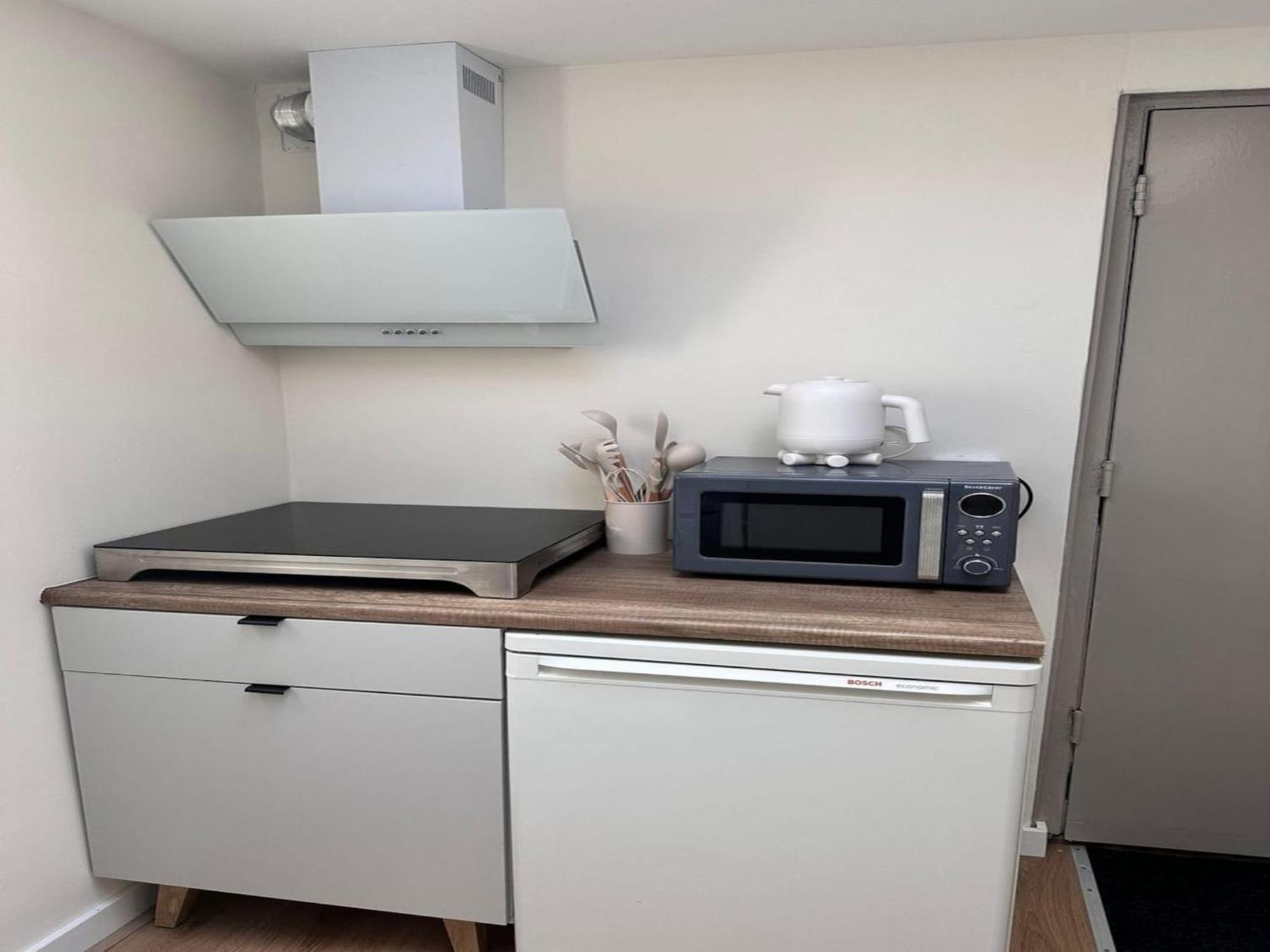 Tiny House In Noordwijk With Garden *