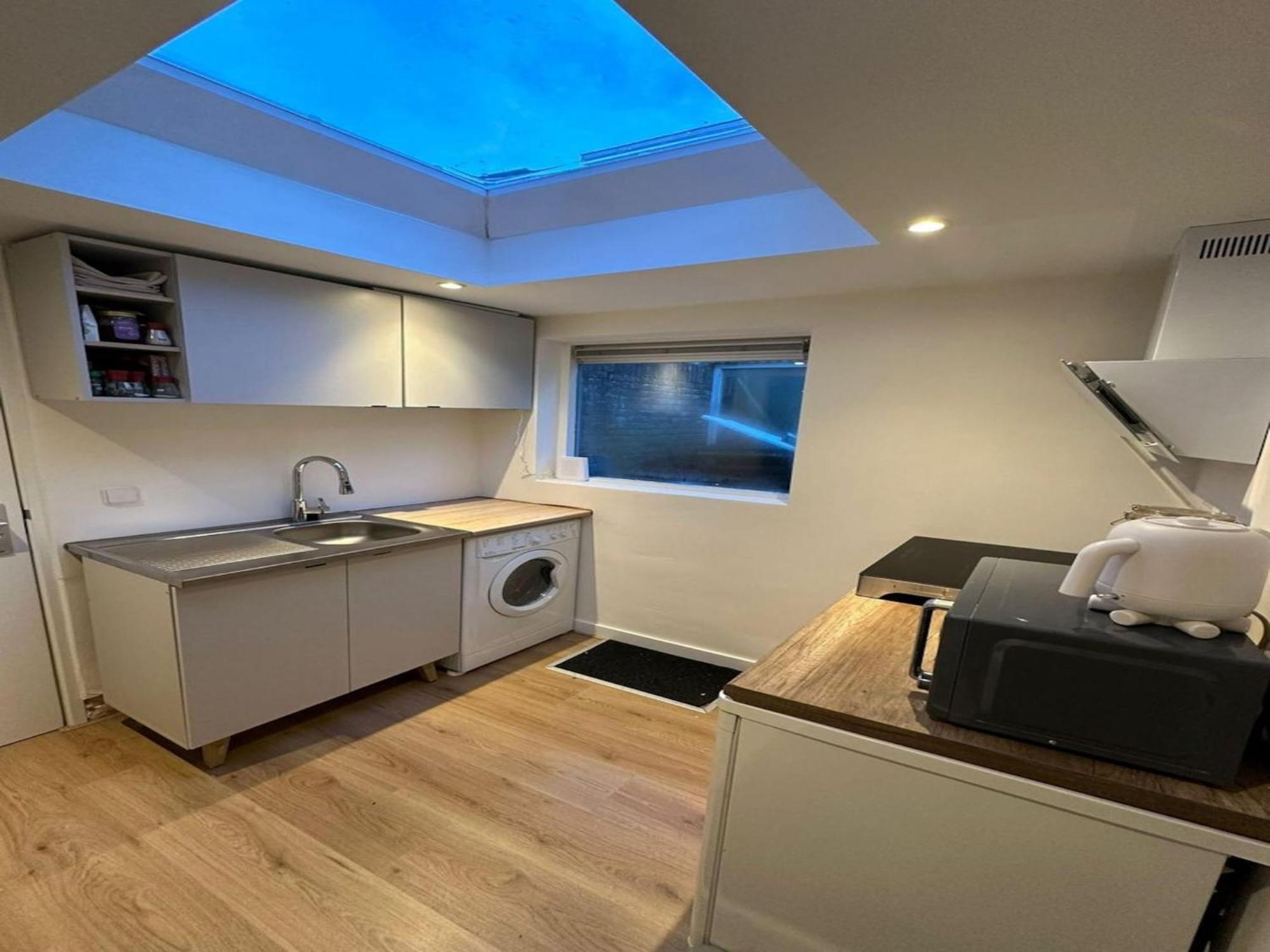 Holiday home Tiny House In Noordwijk With Garden